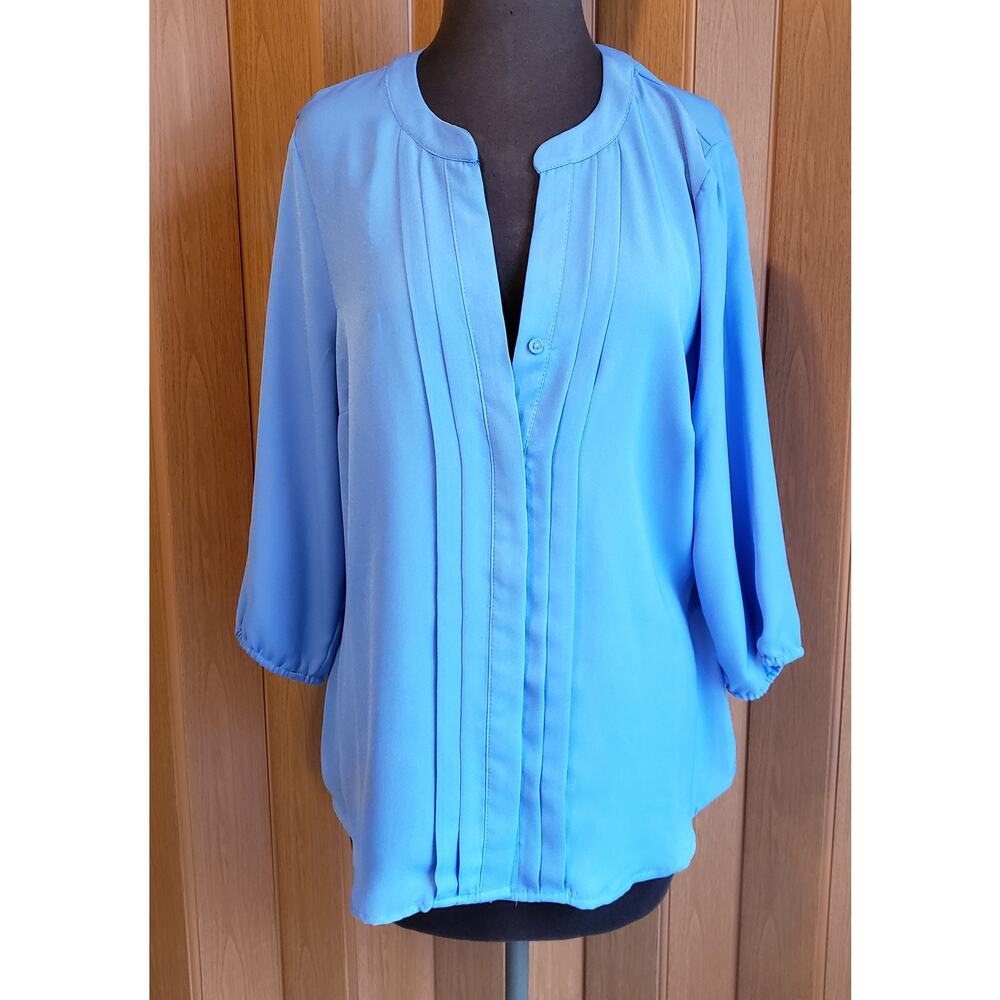 212 Collection size large blue button up 3/4 sleeve blouse